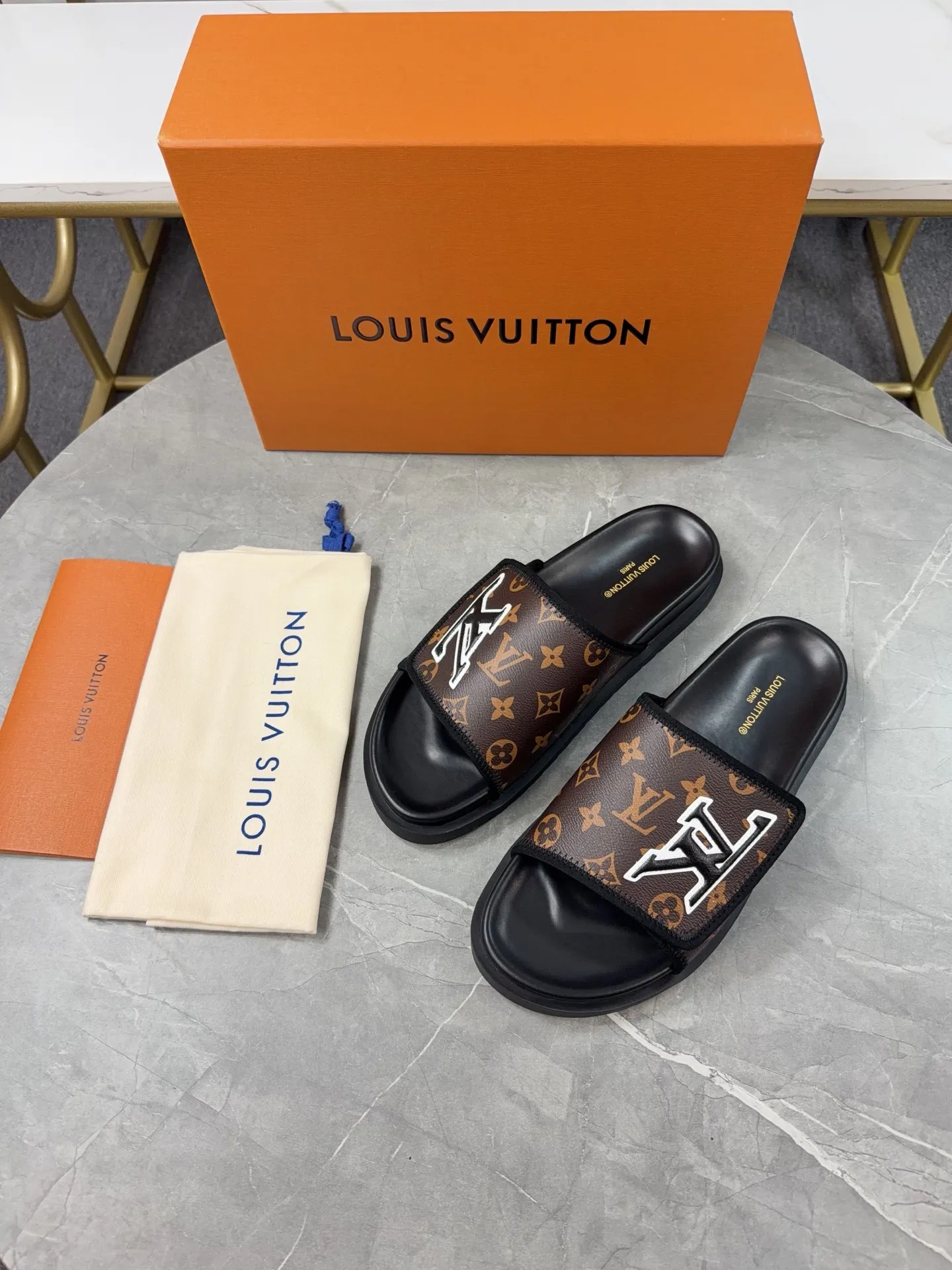 Men's Men's Shoes 💰380💰 🌈LV | Louis Vuitton ²⁰²³ 𝐬𝐬 🧡💚2025 Spring and Summer New Style Top Version‼ ️The original version is the same. The counter specializes in the latest straw slippers. Hard goods are new🆕 ❥Purchase level! Full of high-end feel! A popular model among bloggers at home and abroad, it’s retro and fashionable, and looks stunning on your feet! Mainly recommended models on the official website★ ━━━━━ ЅᏇєєt ━━━━━ ▪️Upper: original customized cowhide fabric ▪️Inner: cow lining ▪️Outsole: high-end rubber outsole ▪️Shoe size: 35-47 (46-47 customization is not returnable)